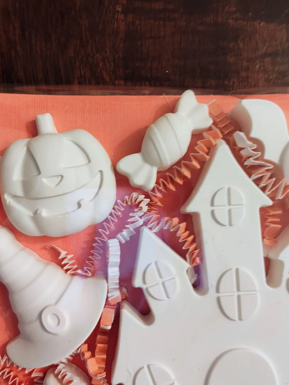 Halloween Paint-Your-Own Haunted House Kit